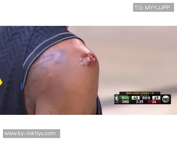 丹索承认与迪涅发生碰撞表达歉意并强调自己先触球 丹索承认与迪涅发生碰撞表达歉意并强调自己先触球