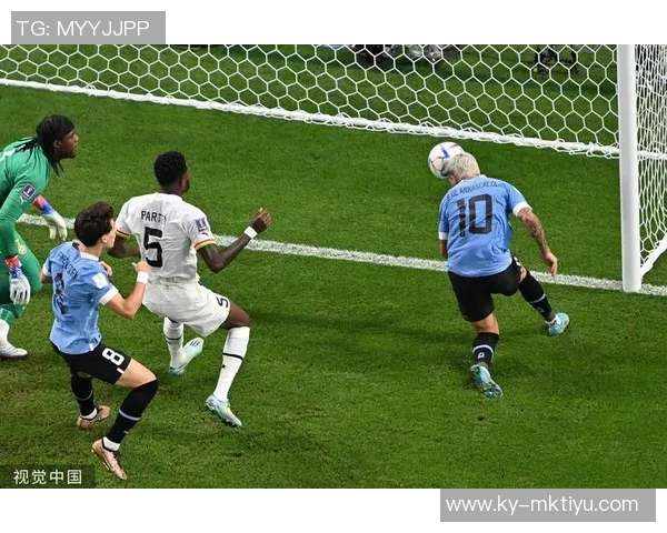 乌拉圭联赛门将禁区内起脚破门引发普斯卡什奖热议 乌拉圭联赛门将禁区内起脚破门引发普斯卡什奖热议