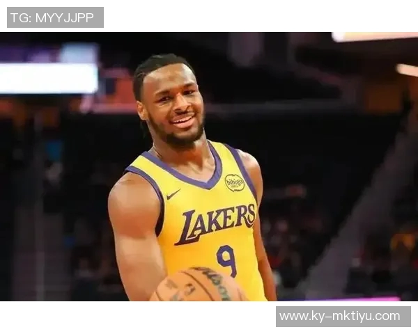 雷迪克称赞布朗尼成长显著G联盟经历助力他的全面提升