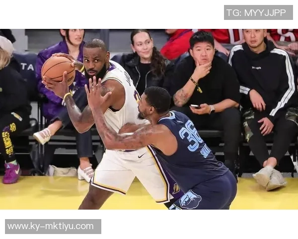 湖人双星范德彪与斯玛特联手难掩阵容缺陷强队对决暴露攻防短板