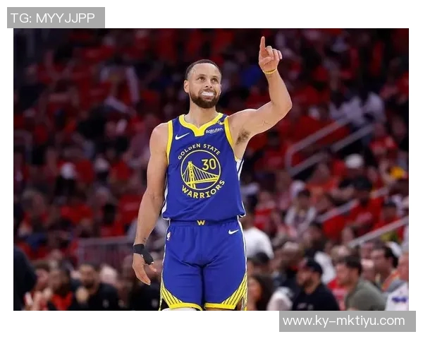 库里幽默回应穿鞋致敬克莱称只是偶然试鞋合脚